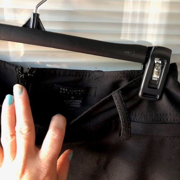 THE Limited Skirt - Picture 4 of 4